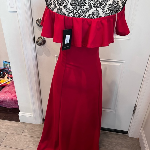 Red Holiday Chasing’ Love Ruffle Dress - Picture 8 of 11